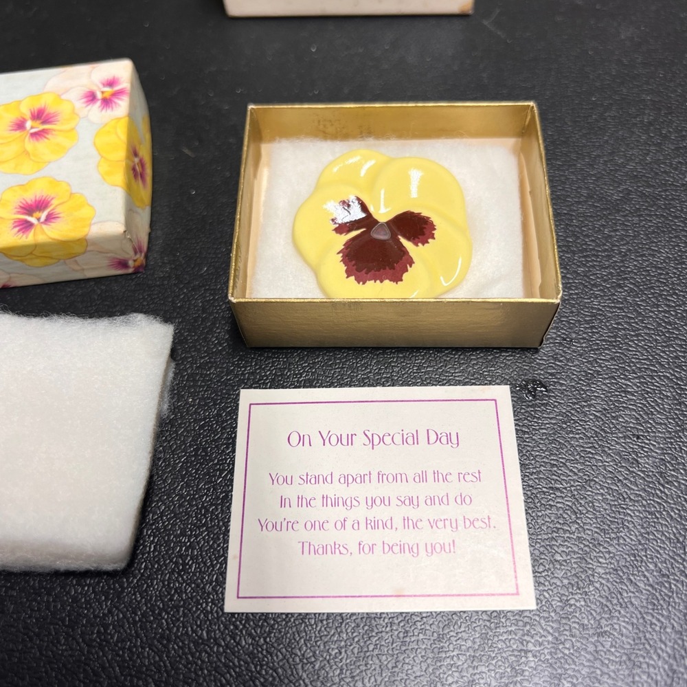 Vintage Avon Pansy Pin Yellow Floral Brooch with Original Box and Gift Card